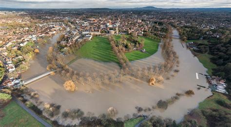 River Severn in flood in Shrewsbury © TCExplorer cc-by-sa/2.0 :: Geograph Britain and Ireland