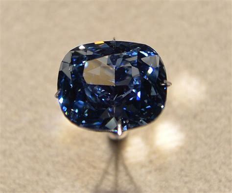 Diamond Dubbed Blue Moon Expected to Fetch Up to $55 Million at Auction | Newsmax.com