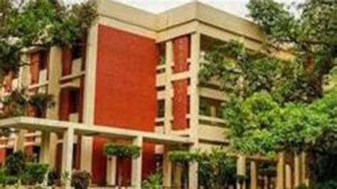 IIT-Kanpur professor dies due to cardiac arrest during alumni meet. Details here | BetaVersa ...