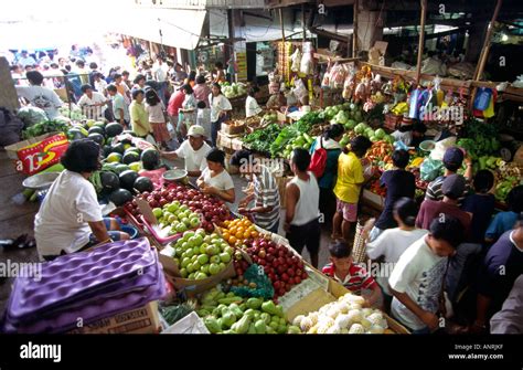 Philippines Palawan Puerto Princesa central market Stock Photo - Alamy