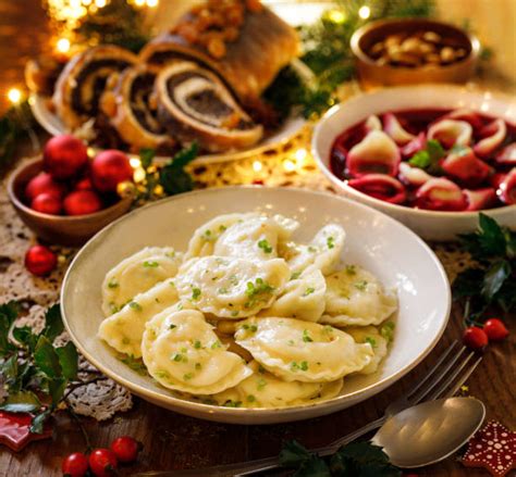 4,800+ Traditional Polish Christmas Eve Dinner Stock Photos, Pictures ...