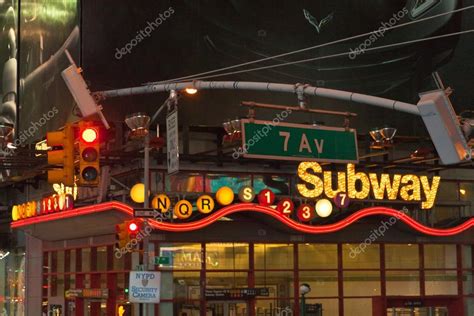 Times Square subway entrance at night – Stock Editorial Photo © PabloDamonte #31663561