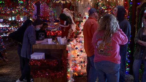 TikTok: Arlington restaurant Campo Verde Christmas decorations | wfaa.com