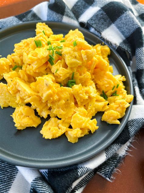 How to Make Perfect Scrambled Eggs - Tastefully Grace