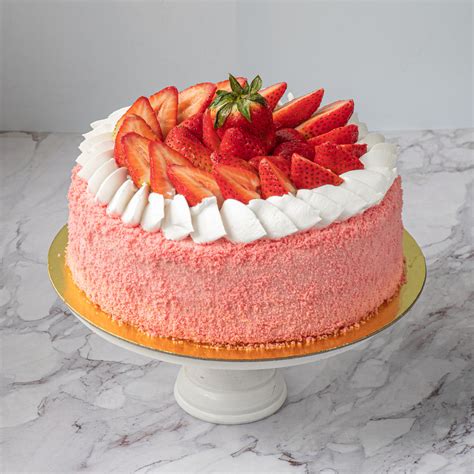 Strawberry Cake – Indulge Patisserie PH