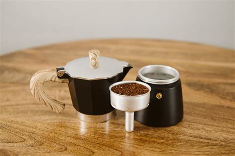 How To Grind Coffee For Moka Pot - Recipes.net