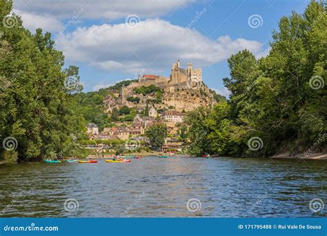 Kayaking on the Dordogne editorial stock photo. Image of european - 171795488