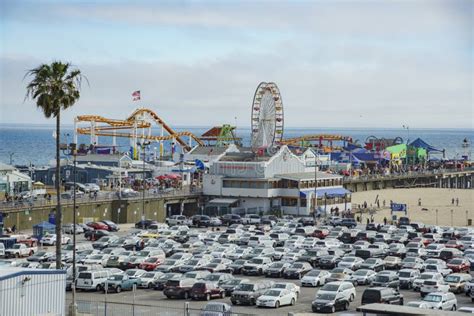 The Pier and Car Parking of Santa Monica Beach Editorial Photography - Image of palm, tree ...