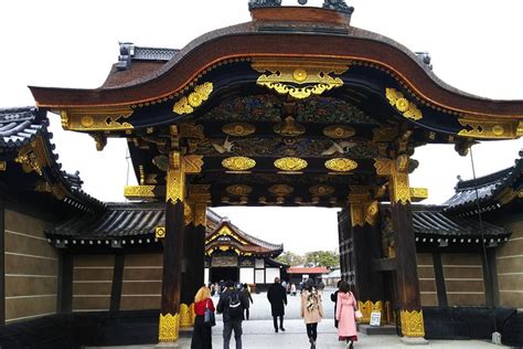 Kyoto Imperial Palace and Nijo Castle Walking Tour 2024