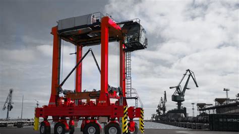 Kalmar Straddle Carriers, when flexibility is your driver. | Kalmarglobal