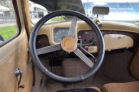 Citroën Traction Avant Interieur | Oldtimerphotography by aRi F.