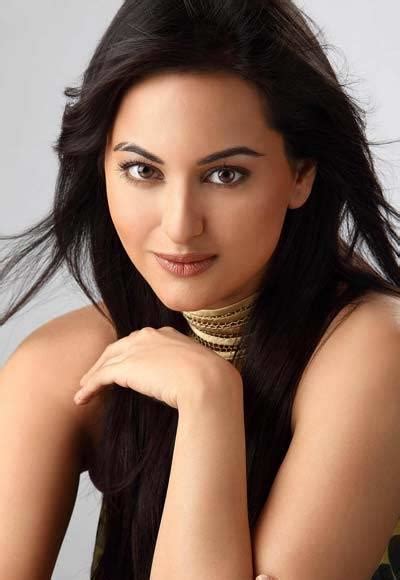 Sonakshi Sinha Wallpapers - Dabangg Actress