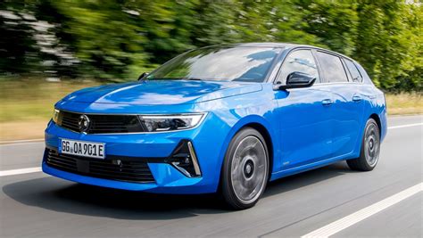 New Vauxhall Astra Sports Tourer 2022 review - pictures | Auto Express