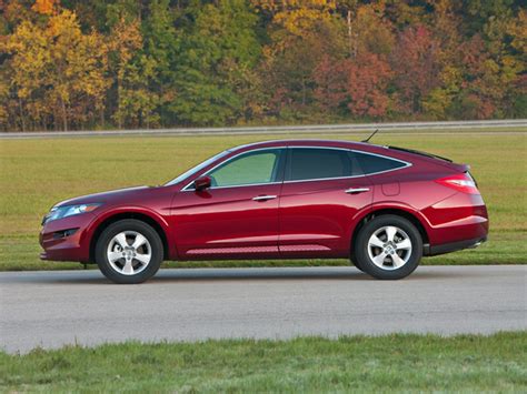 2011 Honda Accord Crosstour Specs, Price, MPG & Reviews | Cars.com