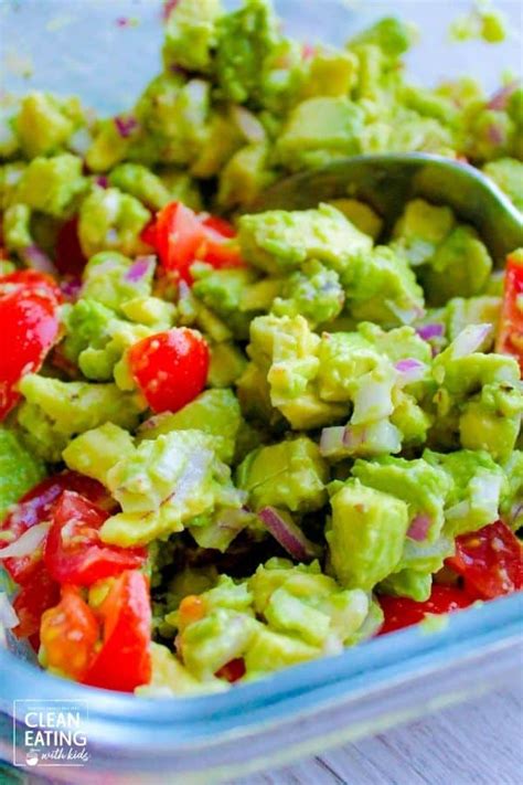 Chunky Guacamole dip - Clean Eating with kids