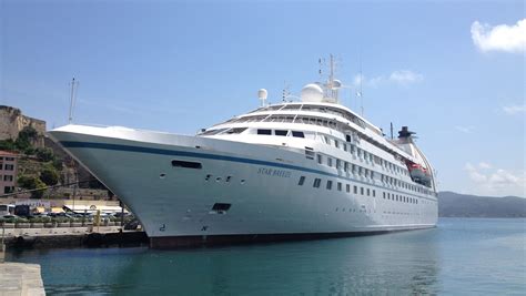 Cruise ship tours: Windstar Cruises' Star Breeze