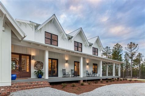 Step inside this bright and airy modern farmhouse in South Carolina ...