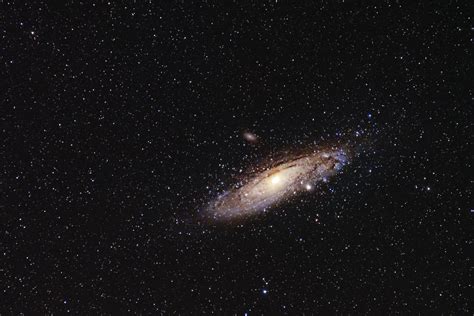 The andromeda galaxy in true color, my first attempt at deep space astro : r/space