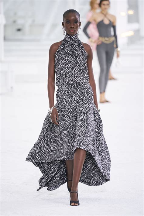 Chanel Spring 2021 Fashion Show | The Impression