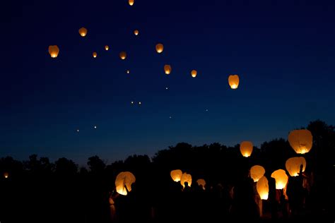 By far the coolest wedding activity I have come across! Amazing. Photo ...