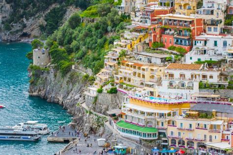 Mooi Weergeven Van Het Cliffside-Dorp Positano, Provincie Van Salerno ...