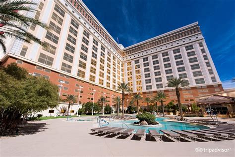 South Point Hotel and Casino Pool: Pictures & Reviews - Tripadvisor