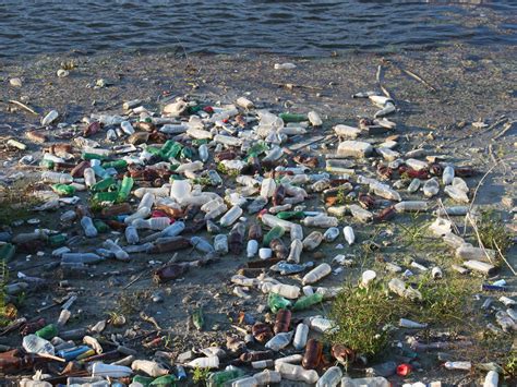 Plastic-Trash-Floating_River_Water-Pollution__IMG_8879 | Flickr