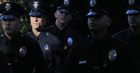 Faced with shrinking ranks, LAPD looks to rehire retired officers - Los Angeles Times