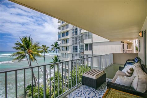 Diamond Head Beach - Hawaii Beachfront Condos