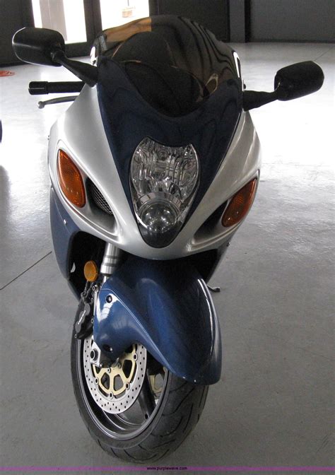 2001 Suzuki Hayabusa motorcycle in Derby, KS | Item 8073 sold | Purple Wave