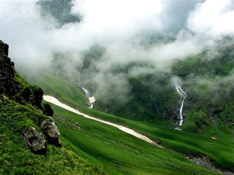 Trekking in Himachal | Insight India : A Travel Guide to India