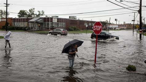 Flash Flooding in Connecticut, New Jersey and New York Turns Roads Into Rivers - The New York Times