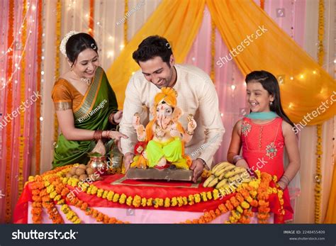 627 Indian Family Celebrating Ganesh Images, Stock Photos & Vectors | Shutterstock