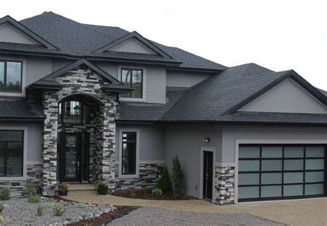 Gray Stucco Houses: What Works & Why It Works! | Stucco homes, Grey exterior house colors ...