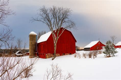 red-barn-winter-michigan-01172795 – Snap Happy Gal Photography