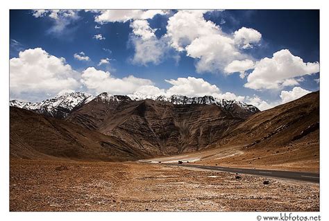 Magnetic Hill In Ladakh: Is The Attraction A Myth Or Reality - Tripoto