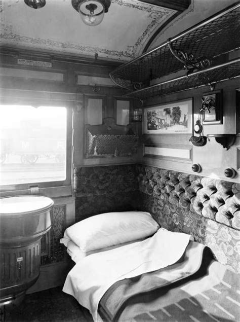 Midland Railway sleeping car, 1907 | Luxury train, Vintage train, Train car