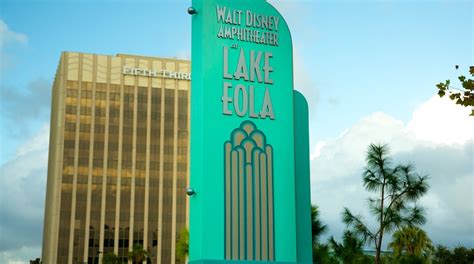 Lake Eola Park in Lake Eola Heights - Tours and Activities | Expedia.ca