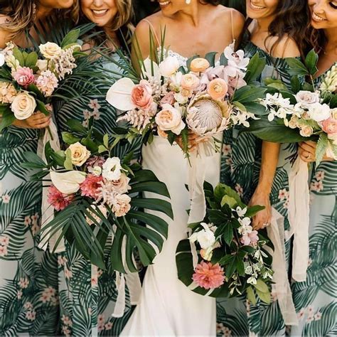 15 Best Tropical Wedding Bouquets Ever in 2020