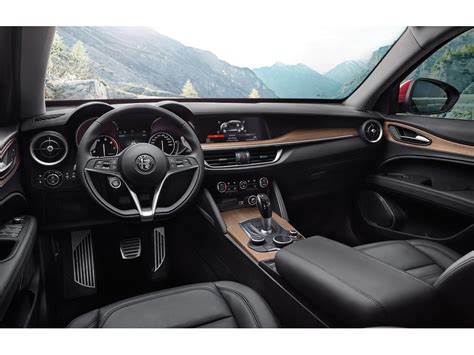 2019 Alfa Romeo Stelvio: 98 Interior Photos | U.S. News