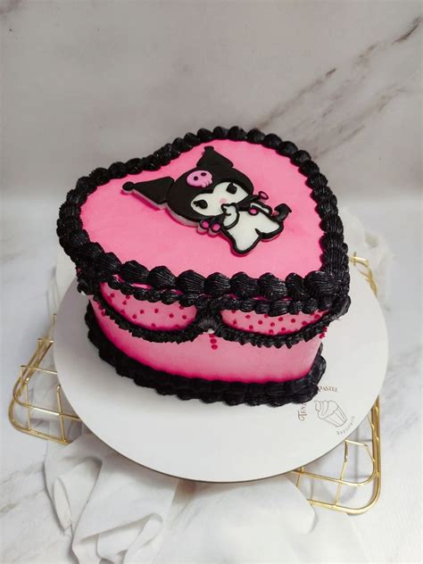 Kuromi cake | Cute birthday cakes, Mini cakes birthday, Pretty birthday cakes