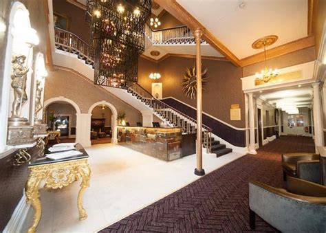 Contemporary Chester hotel near the historic centre | Luxury travel at low prices | LateLuxury.com