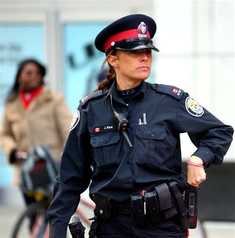 Toronto Police Officer Rice | Dundas Square; Toronto Ontario… | Flickr