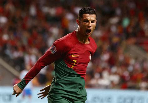 Australia offers 'love and respect' to woo Ronaldo