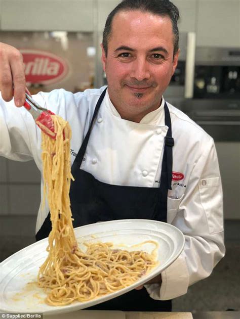 Chef reveals the FIVE ingredients you need for spaghetti carbonara | Daily Mail Online