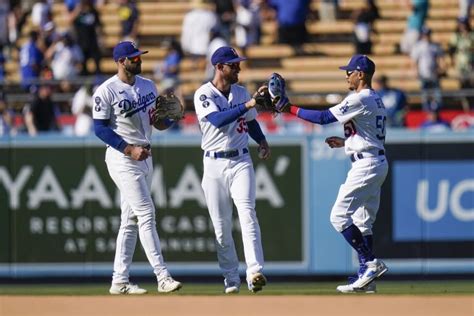 Dodgers tie franchise win mark, clinch NL's top playoff seed - Los Angeles Times