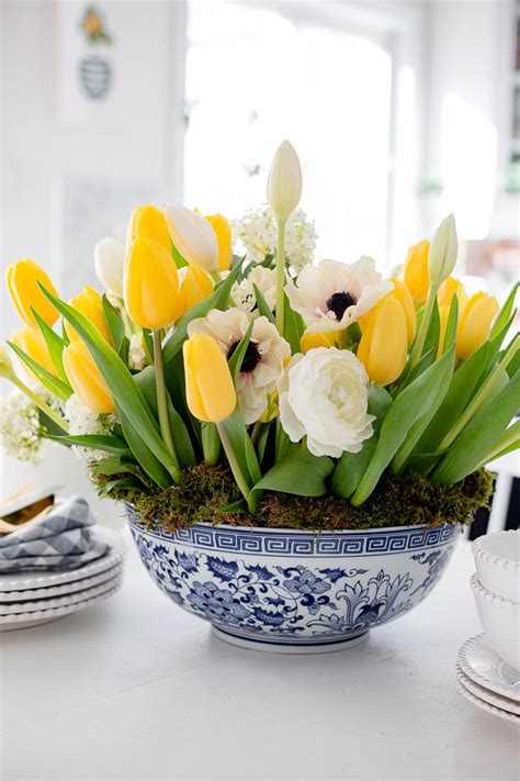 Craftberry Bush | How to arrange tulips in a shallow bowl | https://www.craftberrybush.com Tulip ...