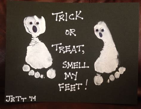 Footprint ghosts | Handprint crafts, Footprint ghost, Happy halloween