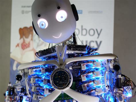 Er fährt sogar Rad: Roboy 2.0 zeigt die Zukunft der Robotik