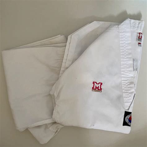 Taekwondo Gi & Guards, Sports Equipment, Sports & Games, Skates ...